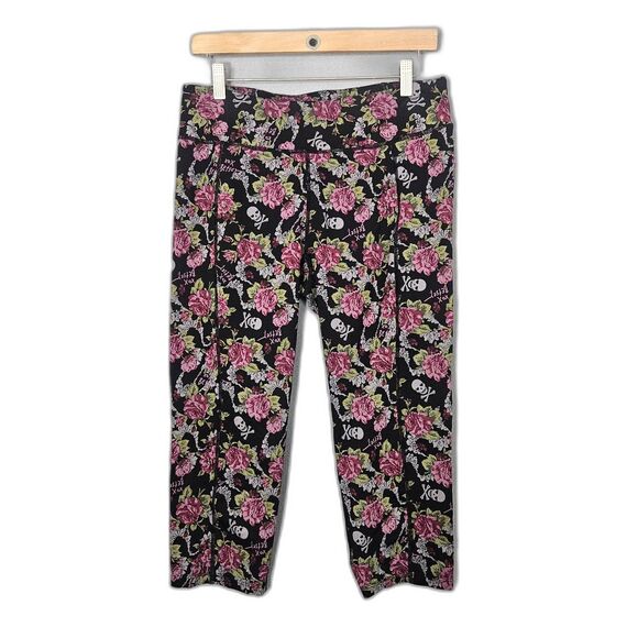 Betsey Johnson Skull and Roses Performance Crop Leggings 19" - Picture 1 of 8